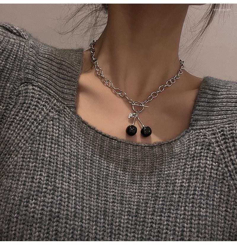 

Pendant Necklaces Colorful L Minimalist Round Stick Dark Cherry Necklace For Women Clavicle Metal Chain Party Fashion Jewelry