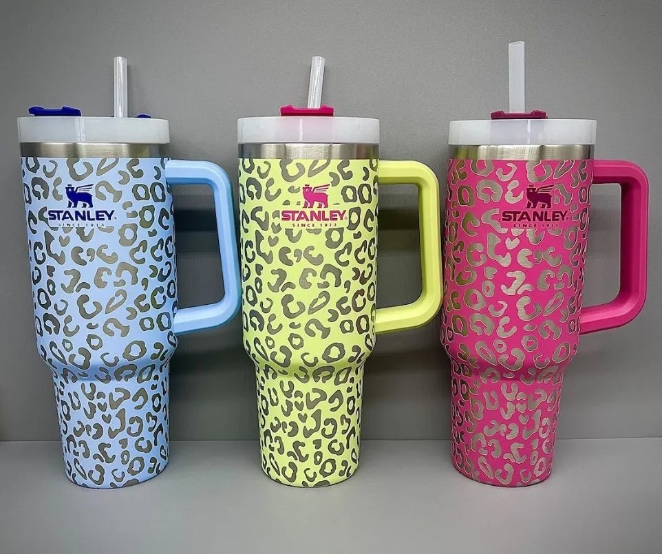 

With Stanley Logo 40oz Leopard Print Cups Engraved Adventure Quencher Stainless Steel tumblers With Handle Lids and Straw Big Capacity Car Mugs, Multi-color