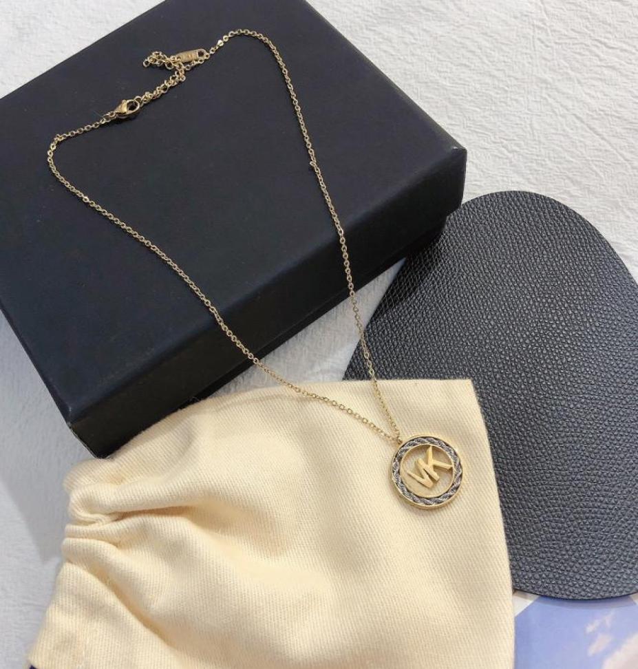 

Designer 925 Silver Plated 18K Gold Plated Womens Necklace Stainless Steel Letter Pendant Choker Necklaces High Quality Wedding Je1145858