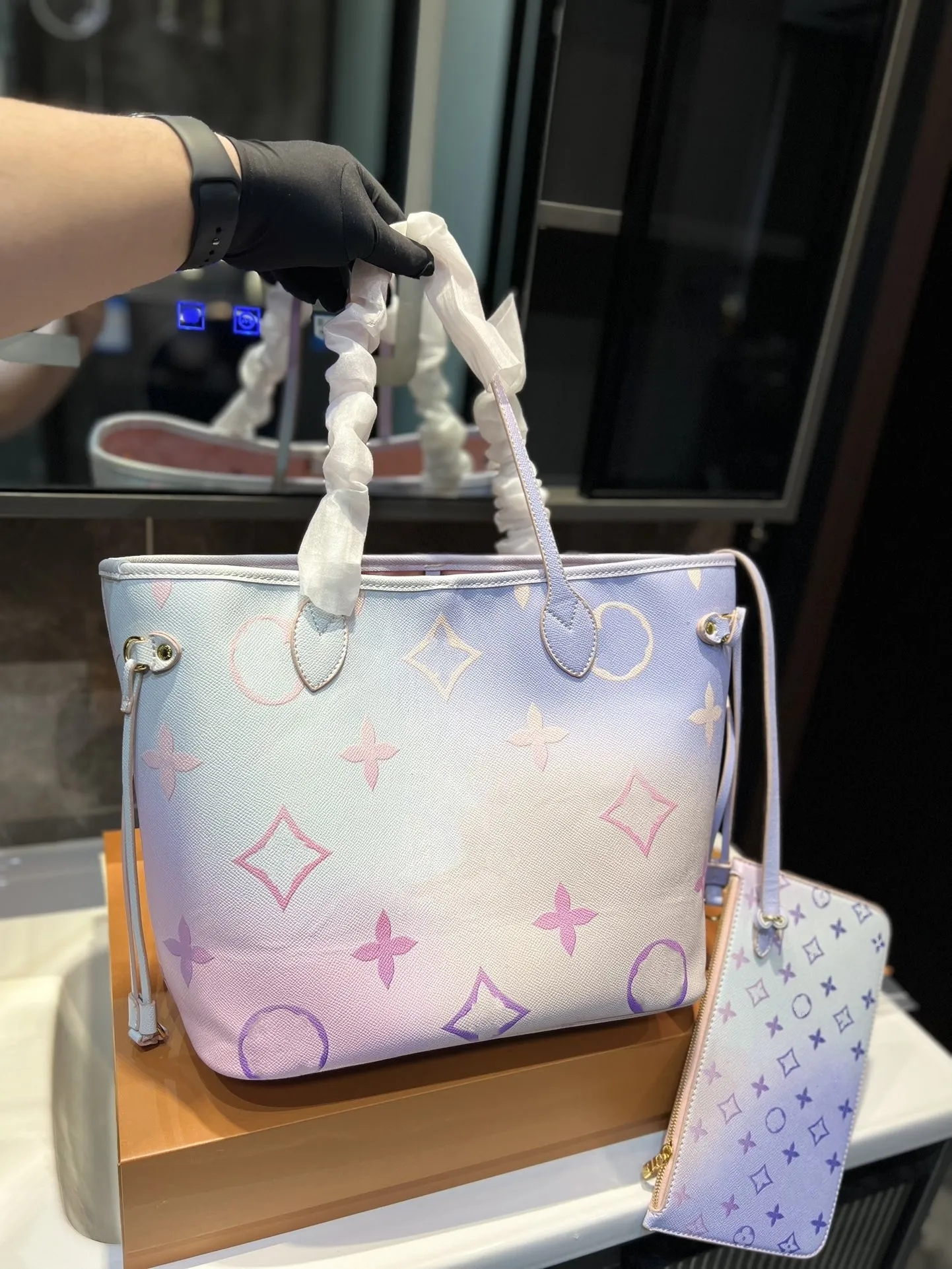 

Women Luxurys Designer Tote Bag ONTHEGO Handbag Gradient Shouder Crossbodys Bag Genuine Leather Ladies Handbag MM Spring in the city Rising Print With Coin Purse