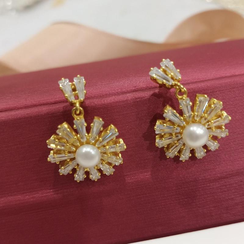 

Stud Earrings Silvr Pearl Earring With White Gold Plated Fashion