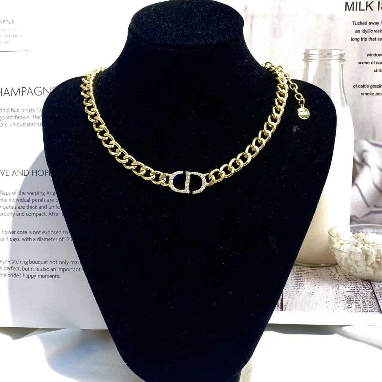 

Dijia gold Rhinestone CD letter necklace wind clavicle female ins minority design neck chain same as star