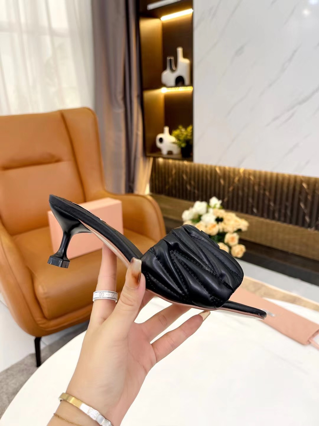 

slipper sliders women sandals famous designer lock it flat mule sandles slide sandal summer shake flats mules patent leather embroidery sandales flipflops 0426, 07