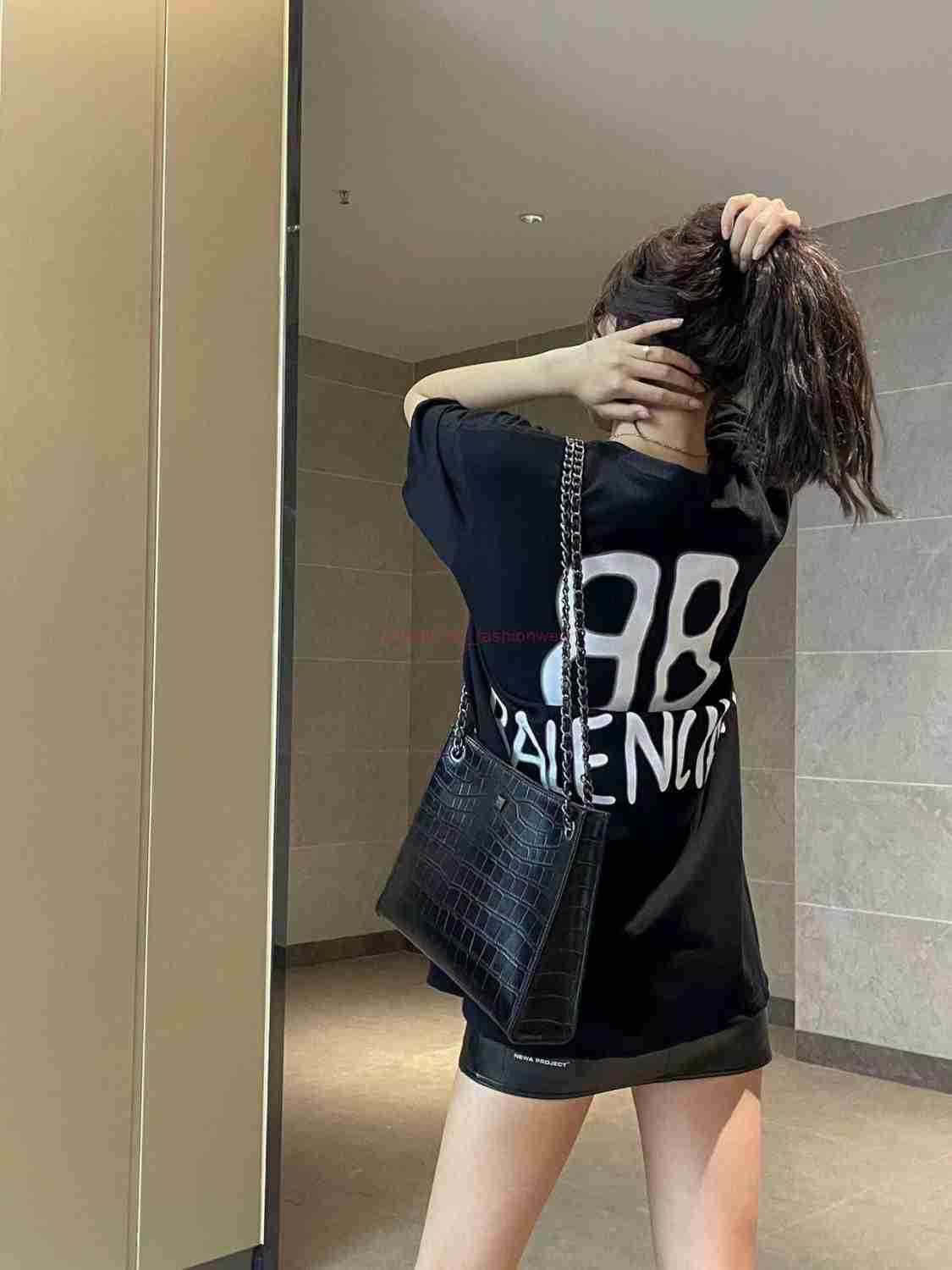 

Designer Fashion Clothing French Paris BB Luxury TShirt Tees 2023 Genuine Paris b Home Back Glow Graffiti Short Sleeve Tshirt Pure Cotton Letter Printing Embroidery, Black