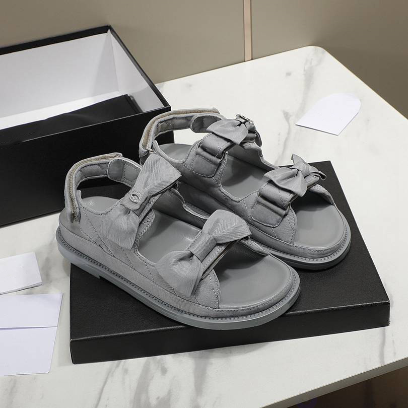 

Designer outdoor beach shoes channel summer luxury women's slide CC classic sandals flip fashion casual Leather slippers X342