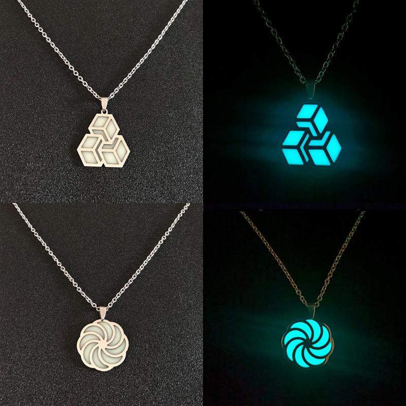 

Pendant Necklaces Luminous Stainless Steel Couple Punk Titanium Fluorescent Clavicle Chain Men Women Creative NecklacePendant