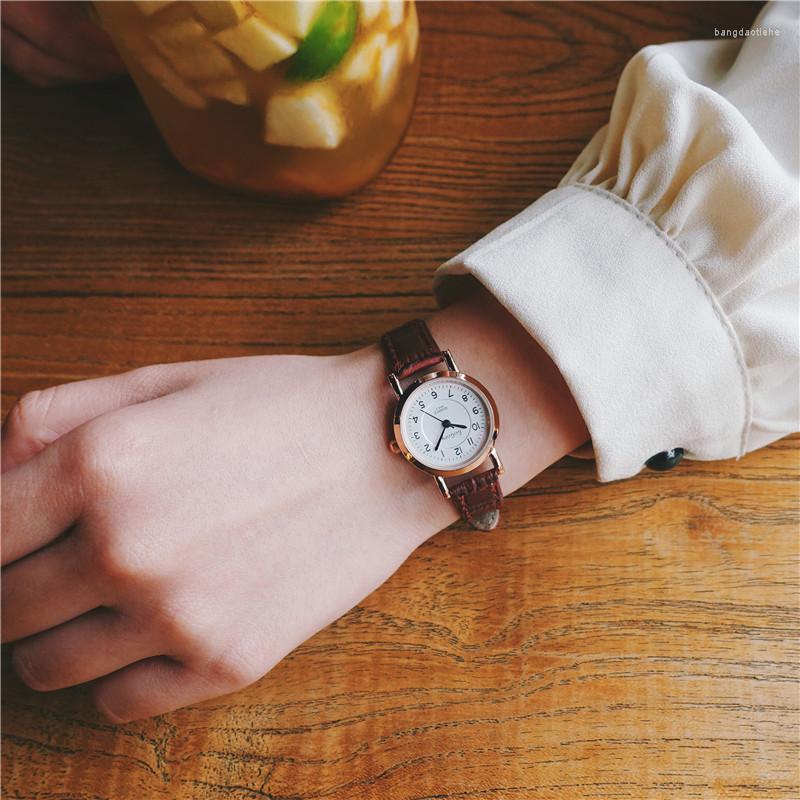 

Wristwatches Bamboo Knot Vintage Leather Women Small Watches Designer Blue Pointer Simple Number Dial Fashion Ladies Quartz, White