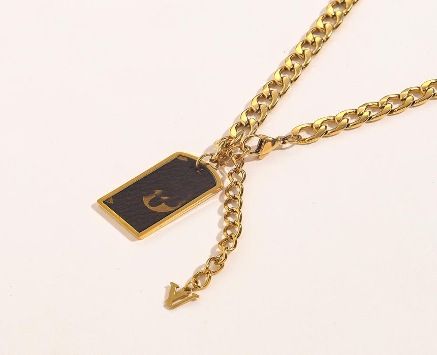 

Womens Design Necklace Faux Leather 18K Gold Plated Stainless Steel Necklaces Choker Chain Letter Pendant Europe America Fashion L2958652