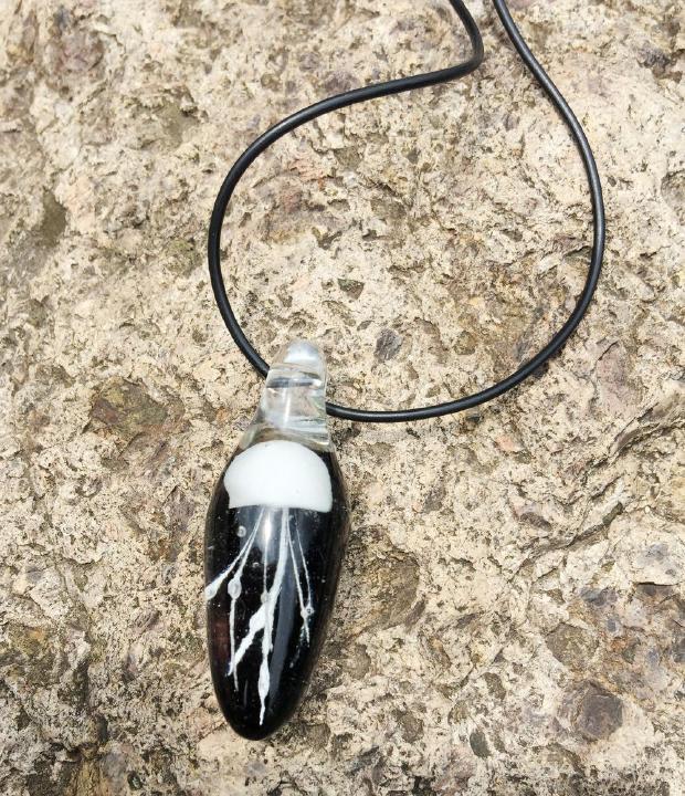 

Pendant Necklaces Vintage Cute Color Jellyfish Drop Glass Necklace