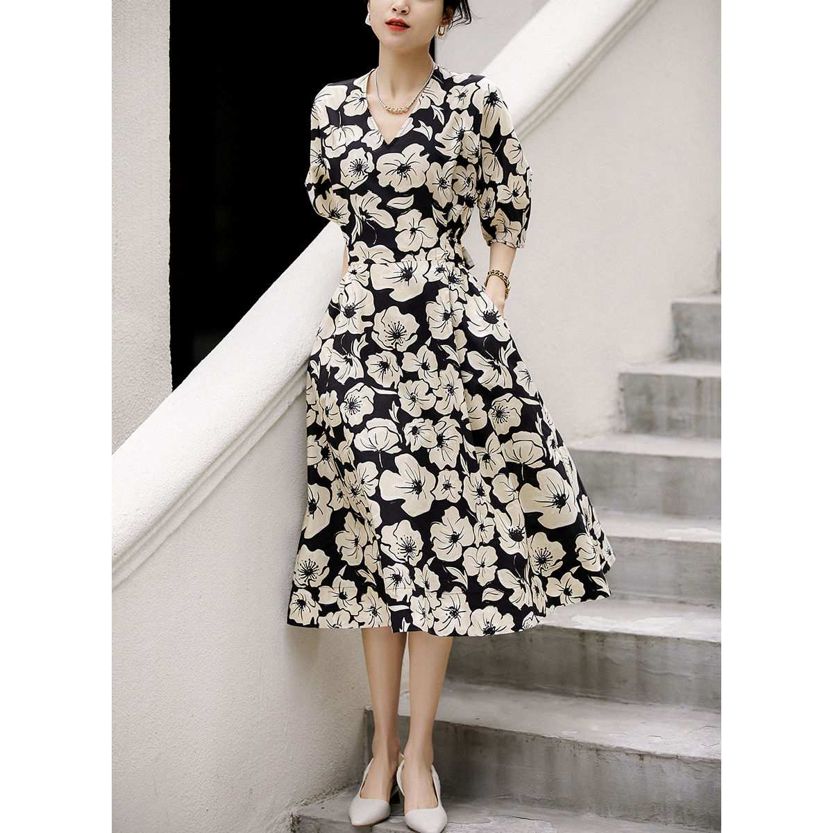 

2023 Spring New Dress Flower Print V-Neck Style Slim Long Sleeve Women's Cotton Midskirt, Multi