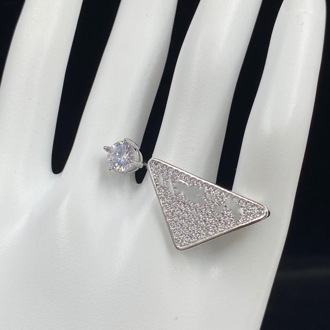 

Designer Designed Love Couple Rings Elegant and Gorgeous Ladies and Girls' Party Birthday Jewelry