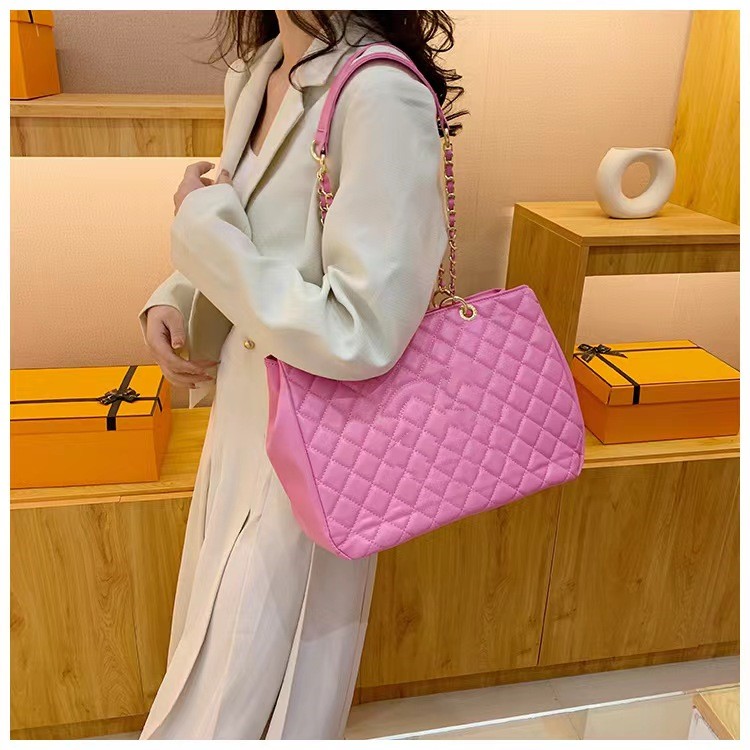 

Manufacturers direct sales of new women's bag classic omnibus large capacity chain single shoulder bag fashion car sewing line brand Tote bag, White grid