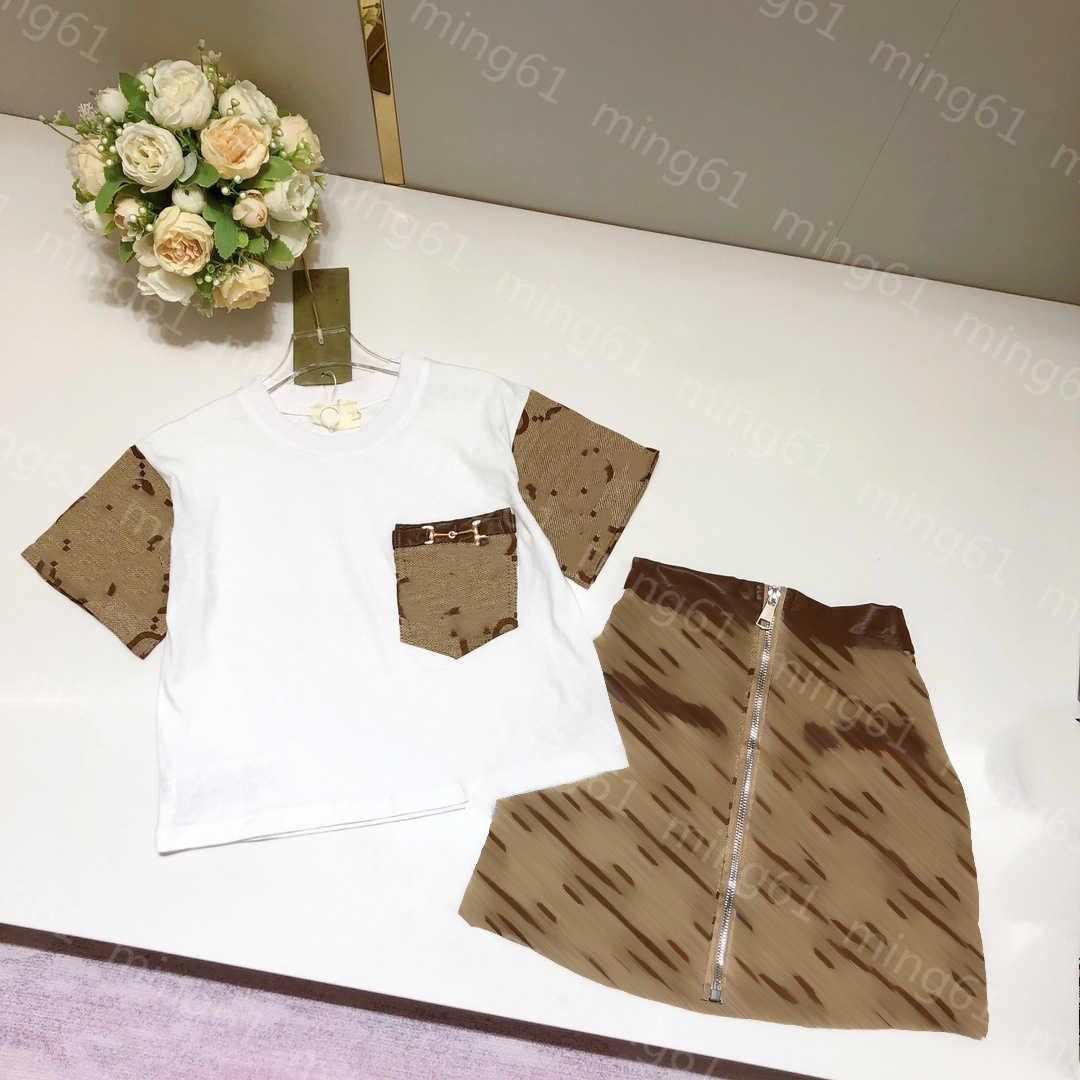 

23ss t shirt Skirt suit kid sets kids designer clothes Round neck Pure cotton Splicing sleeve Short sleeve t-shirt Double pocket zipper half skirt suits kids clothes, 11