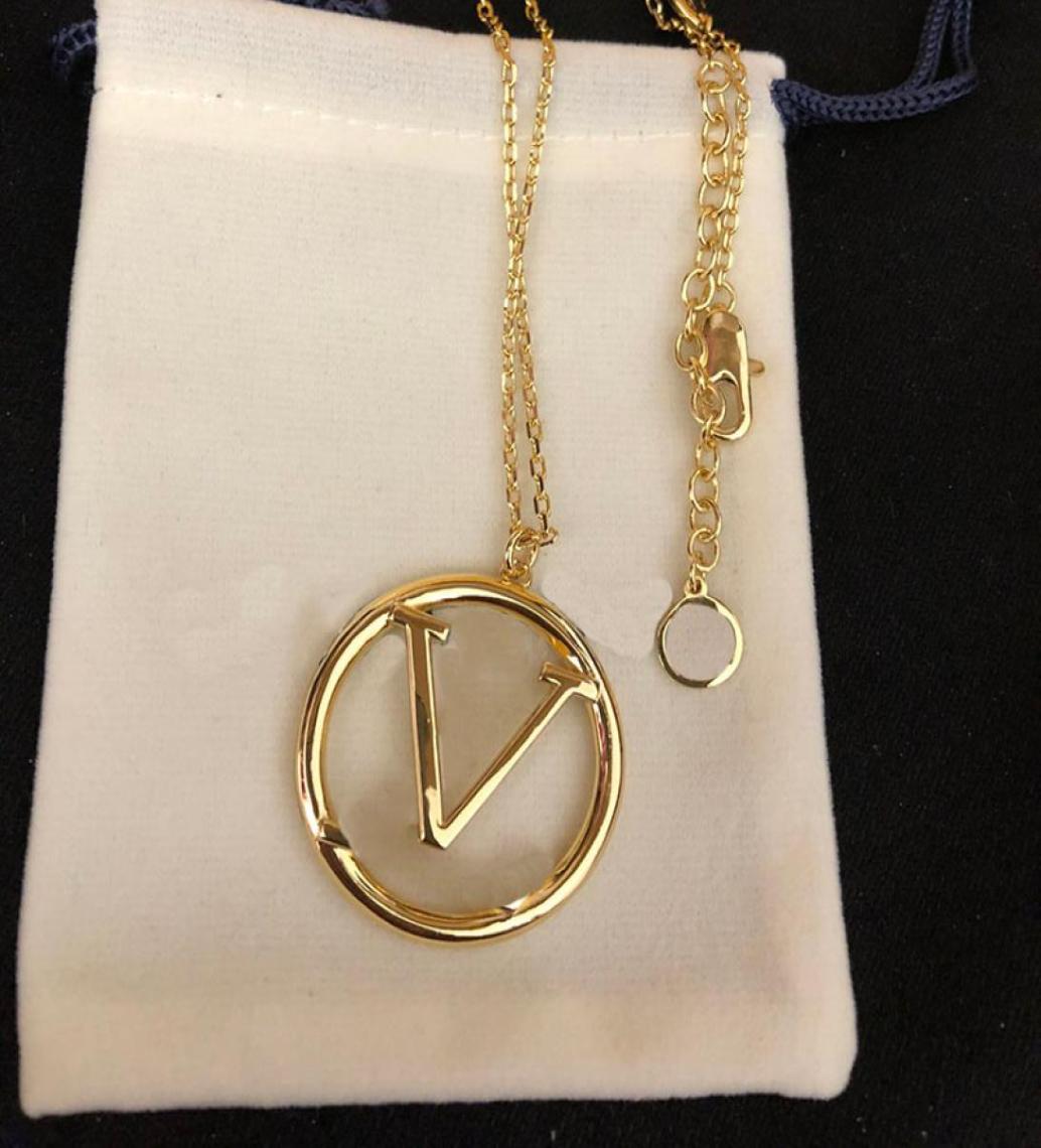 

Designer Stylish Chain Fashion Valentines Day Gift Necklace Womens Trend Chains All Match Temperament Women Necklaces D22110801JX2252601