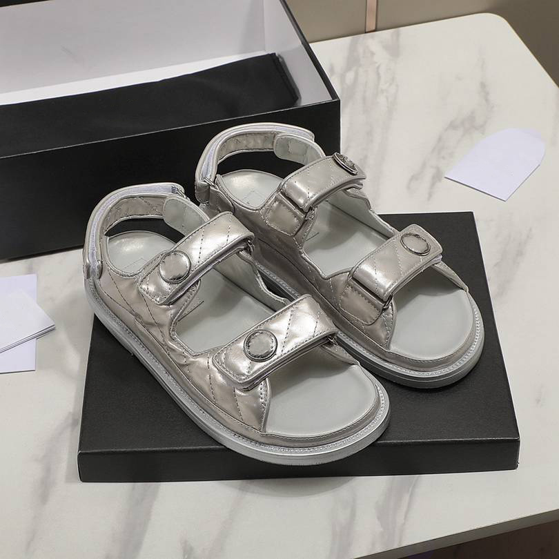 

Designer outdoor beach shoes coachs channel summer luxury women's slide CC classic sandals flip fashion casual Leather slippers X34