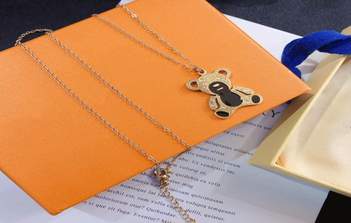 

2021 luxurys Pendant Necklaces Fashion for Man Woman 48cm Inverted triangle designers brand Jewelry mens womens Highly Qualit9009199