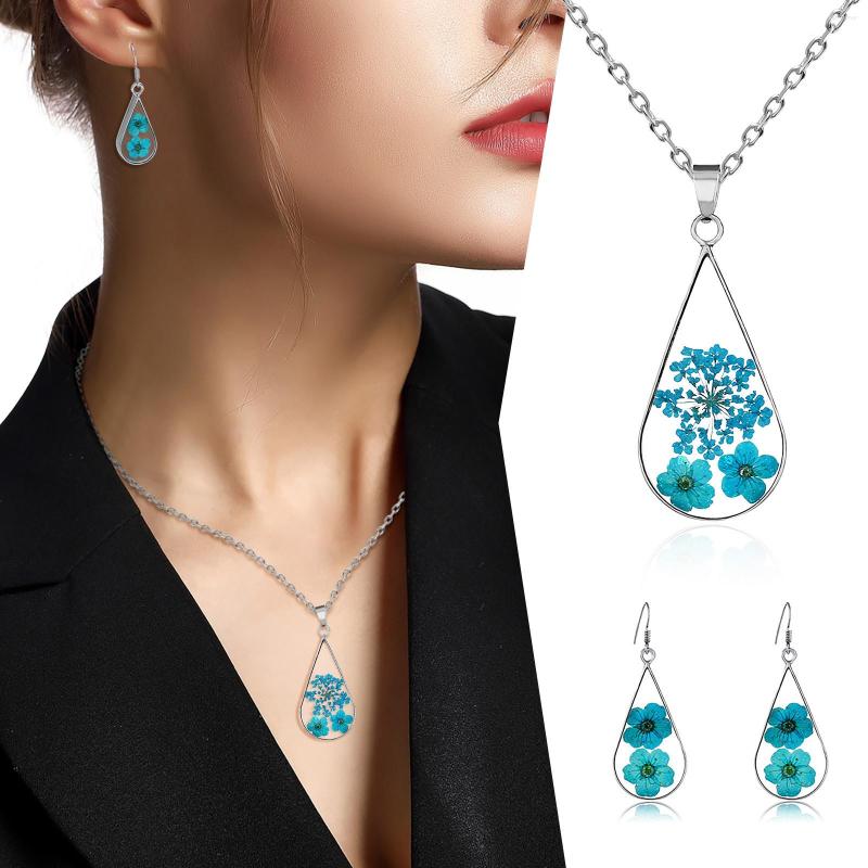 

Necklace Earrings Set Cute Small Natural Dried Flower Handmade Drip Glue Combination Botanical Resin, Picture shown