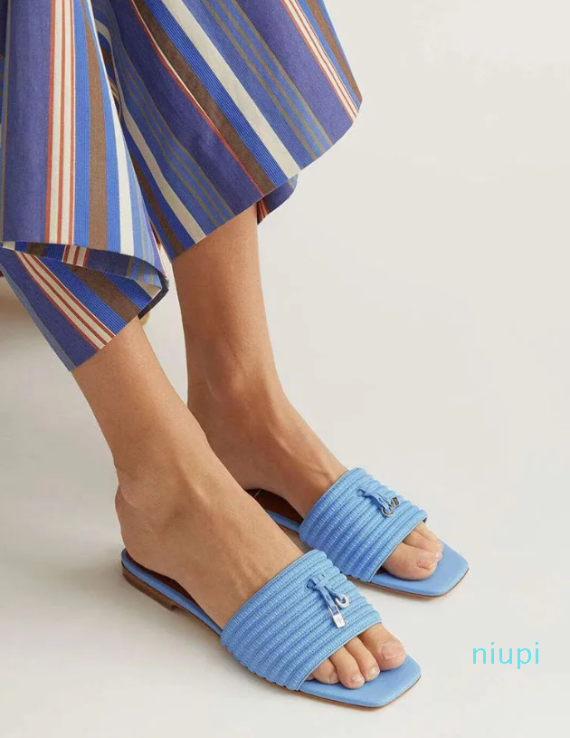 

2023 Summer women's Leather Outdoor Slippers Fashion Versatile Leisure Vacation Beach Flat Sandals, Blue