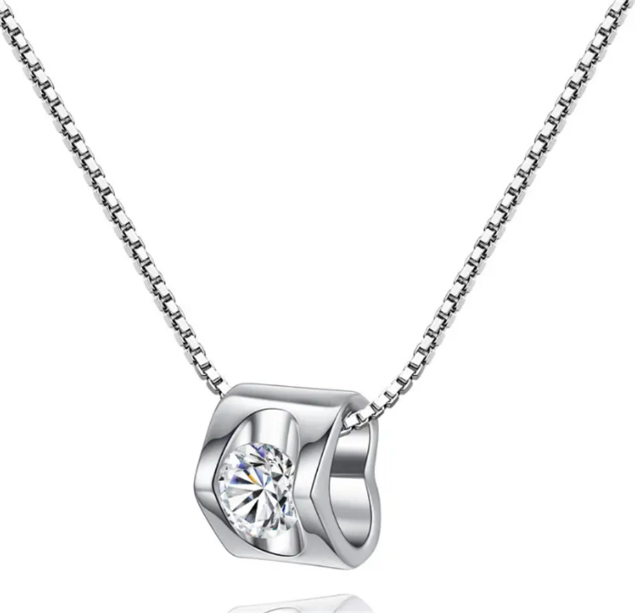 

Gorgeous Geometric Heart Zircon Pendant Necklace - A Perfect Jewelry Gift for Women