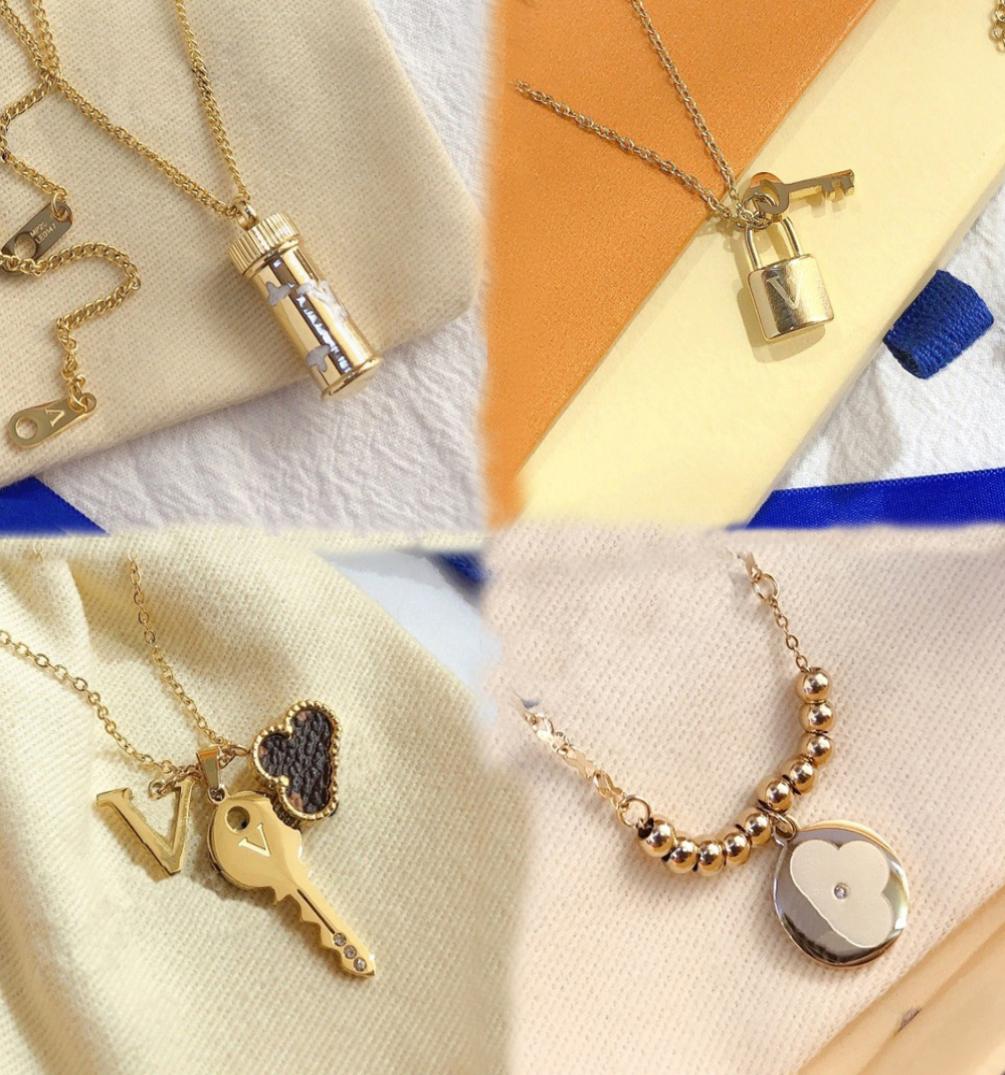 

Luxury Design Necklace 18K Gold Plated Stainless Steel Necklaces Choker Chain Letter Pendant Fashion Womens Wedding Jewelry Access6844892