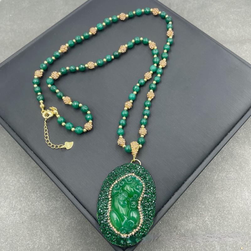 

Pendant Necklaces Natural Chalcedony PI Xiu Sweater Chain Personality Fashion French Handmade Inlaid Czech Rhinestone Necklace Women's