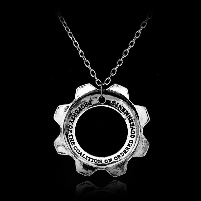 

Pendant Necklaces Metal War Machine Necklace Gear Logo Stainless Steel Reaction Furnace For Men Women Fans Charm Jewelry Gifts