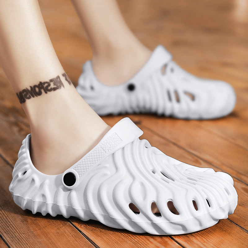 

Slippers men's summer platform sandals men's non slip soft soled outdoor beach shoes large size hole shoes HA689-2, Black