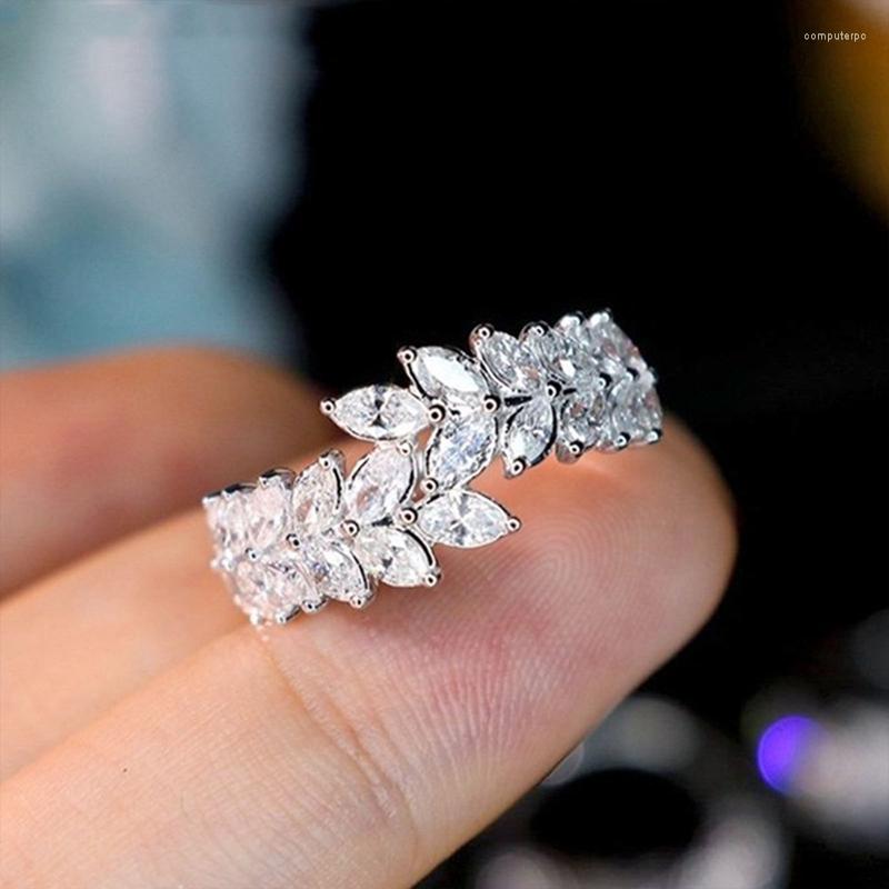 

Wedding Rings Fashion Leaf Design Cubic Zirconia Ring For Women Exquisite Bridal Ceremony Party Statement Accessories