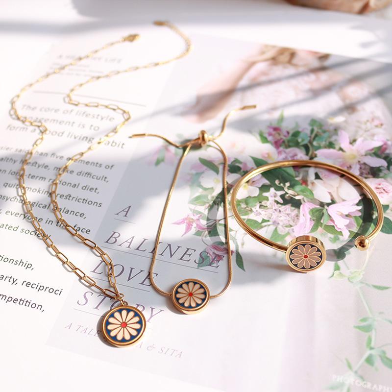 

Pendant Necklaces Minimalist Stainless Steel Enamel Daisy Flower Necklace For Women Metal 18K Gold Bracelet Set Jewelry GiftPendant