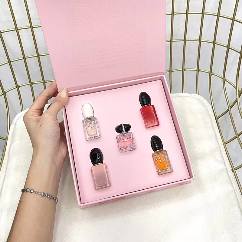 parfum designer parfum eau de cologne parfums pour femmes 5 * 7ml échantillon bien-aimé parfum rouge bien-aimé jaune bien-aimé poudre fort parfum