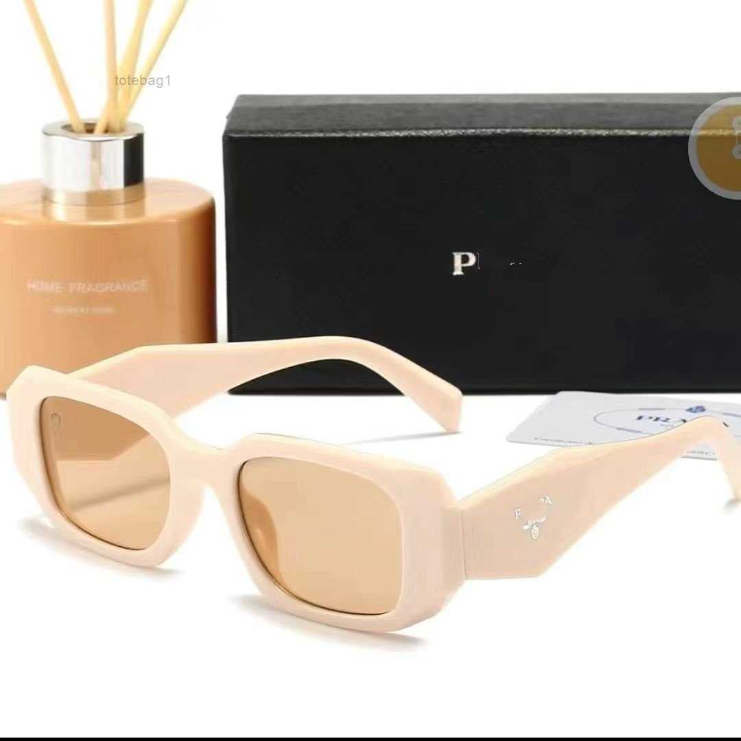 

Top Quality Designer Sunglasses for Women Classic Eyeglasses Goggle Outdoor Beach Sun Glasses Woman Black White 15 Color Optional Triangular with Box 6 G2RE