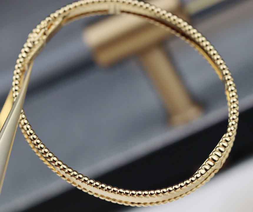 2025 Luxury quality v gold material charm punk band bracelet with words design in three colors plated have box stamp PS5117