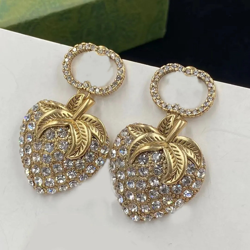 

New Charm Earrings Fashion Luxury Brand Designer Diamond Strawberry Wedding Party Valentine's Day Christmas Gift Excellent Quality Jewelry
