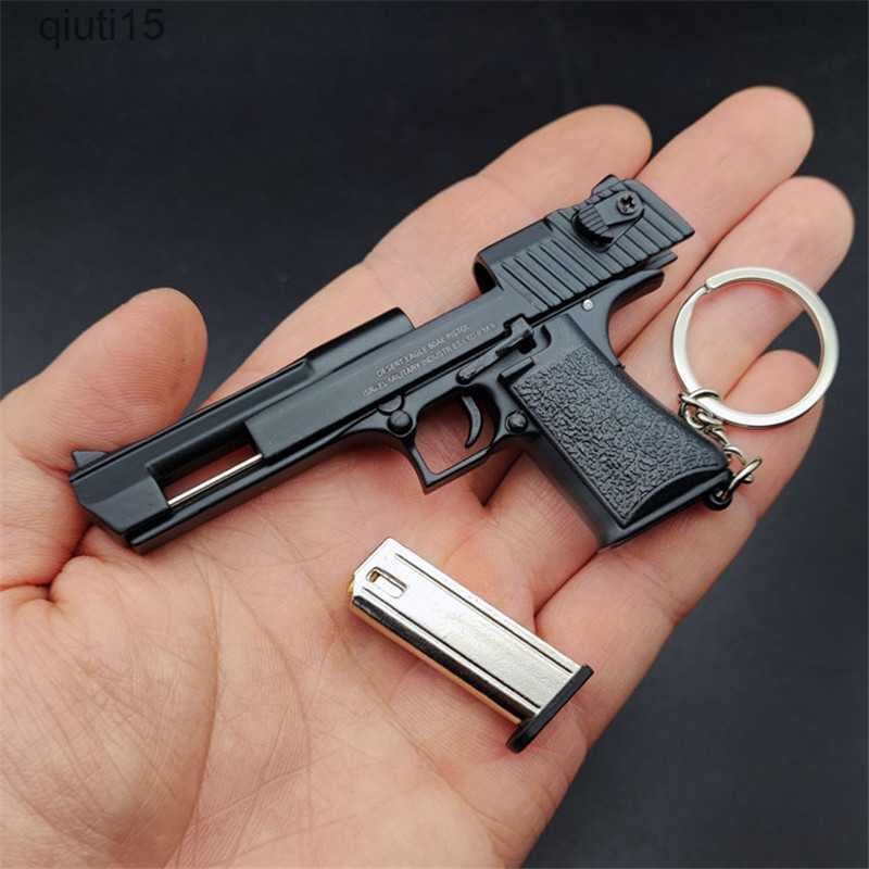 

Gun Toys 1 3 High Quality Metal Model Desert Eagle Keychain Toy Gun Miniature Alloy Pistol Collection Toy Gift Pendant T230514