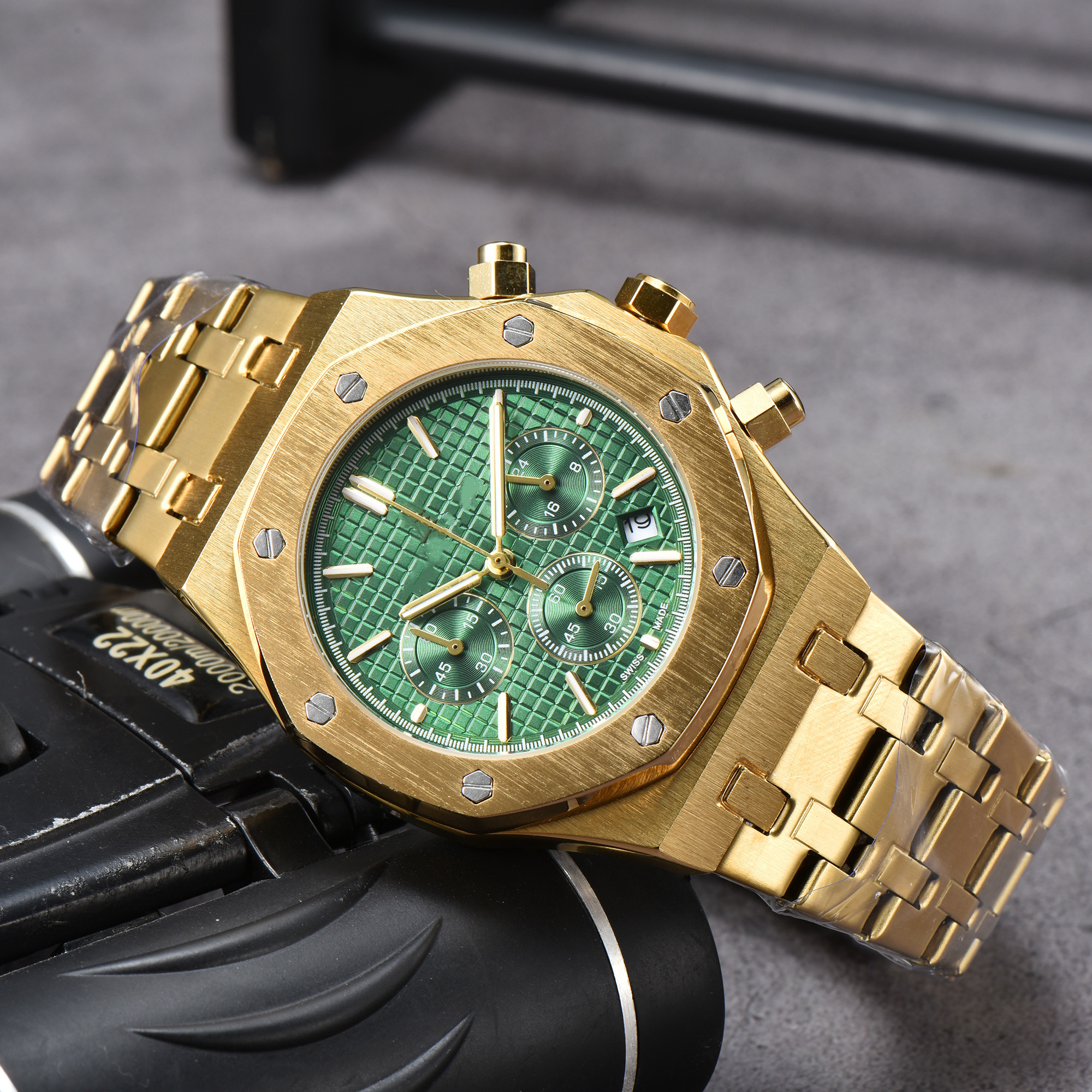 

2023 Quartz movement luxury watch gold Stainless Steel Royal six-pointer multi-function calendar dial