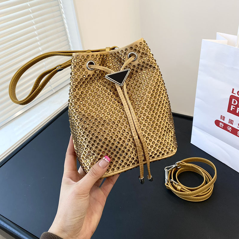 

Designer Bag 2023 Handbag Bag Wallet Pocket Diamond Bucket Bag Solid Color Crystal Shoulder Cross Body Bag Shopping Shoulder Messenger Classic Brand Size 25 cm, Gold
