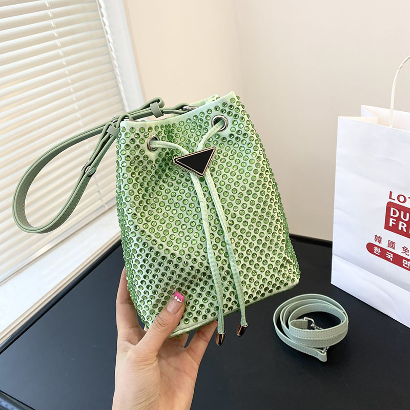 

Bag New Designer Handbag Bag Wallet Pocket Diamond Bucket Bag Solid Color Crystal Shoulder Cross Body Bag Shopping Shoulder Daily Classic Brand Bags Size 13 20 cm, Black