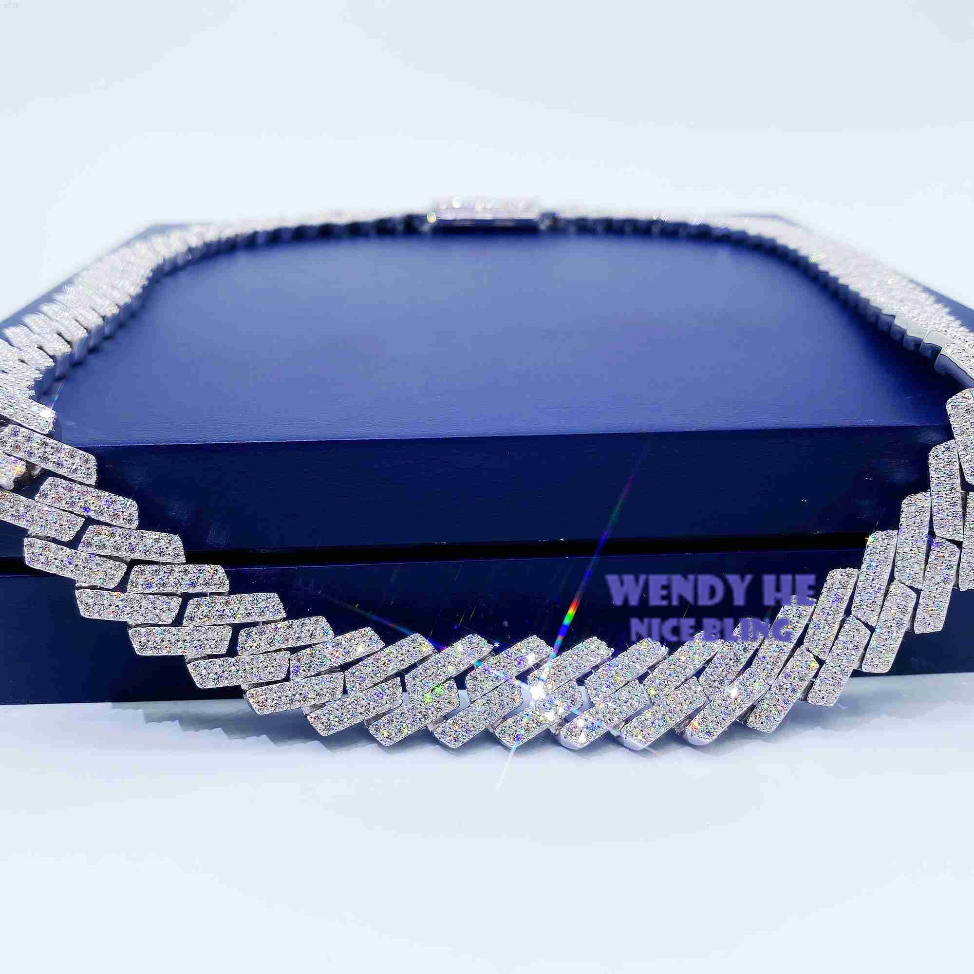 

Hot Sale White Gold Plated S925 Sterling Silver Iced Out Moissanite Diamond Cuban Link