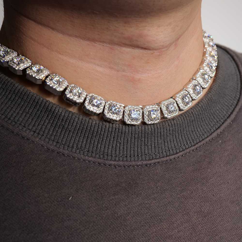 

Elegant Noble Passionate Sugar-cube Shape S925 Silver Full Moissanites Inlaid Necklace for Women Men Jewelry Birthday Gifts