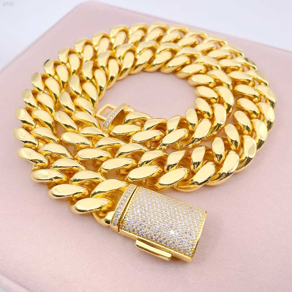 

Stainless Steel 18mm Miami Cuban Link Wholesale Price Miami Cuban Chain 18k Gold Plated Moissanite