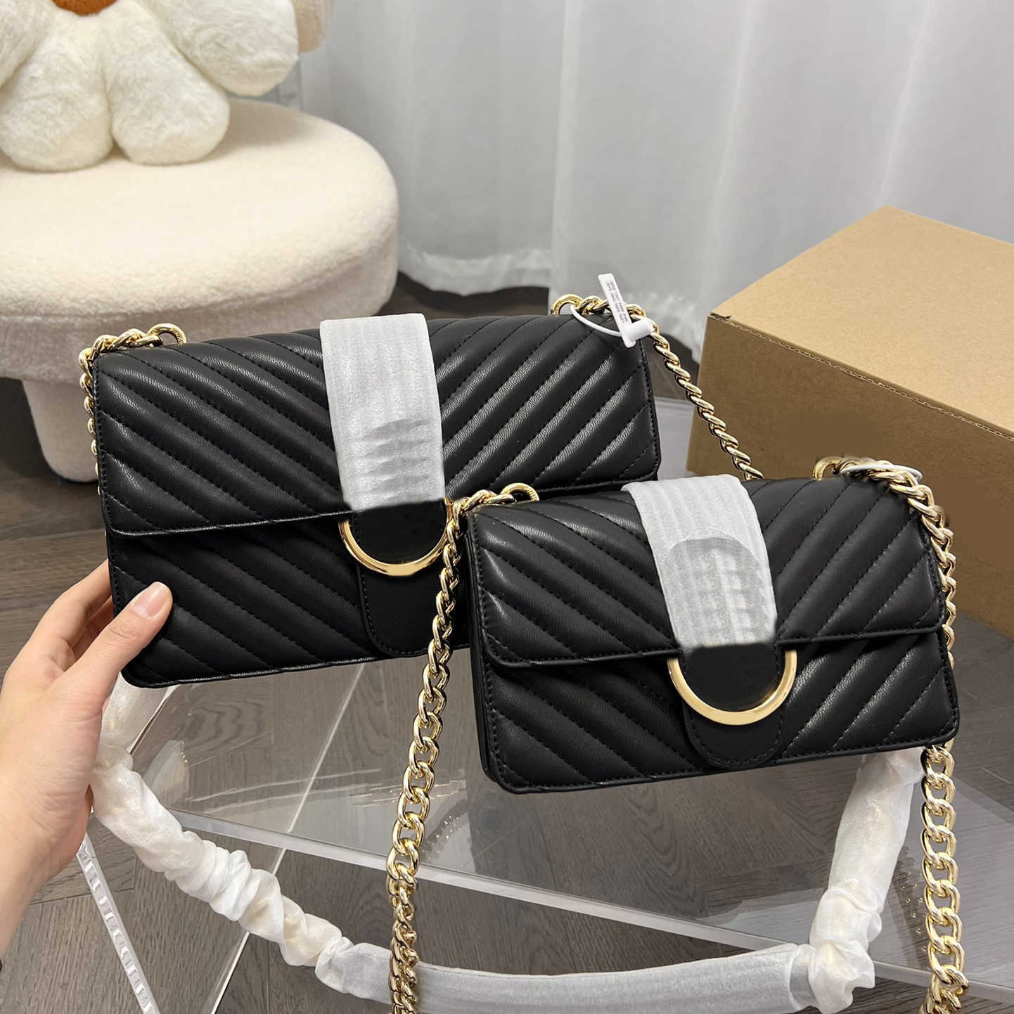 

pink classic designer bags women swallow chain cross body bags Mirror-quality shoulder purse Phone Bag Chain Bag Crossbody Bag 230420, White---gold chian