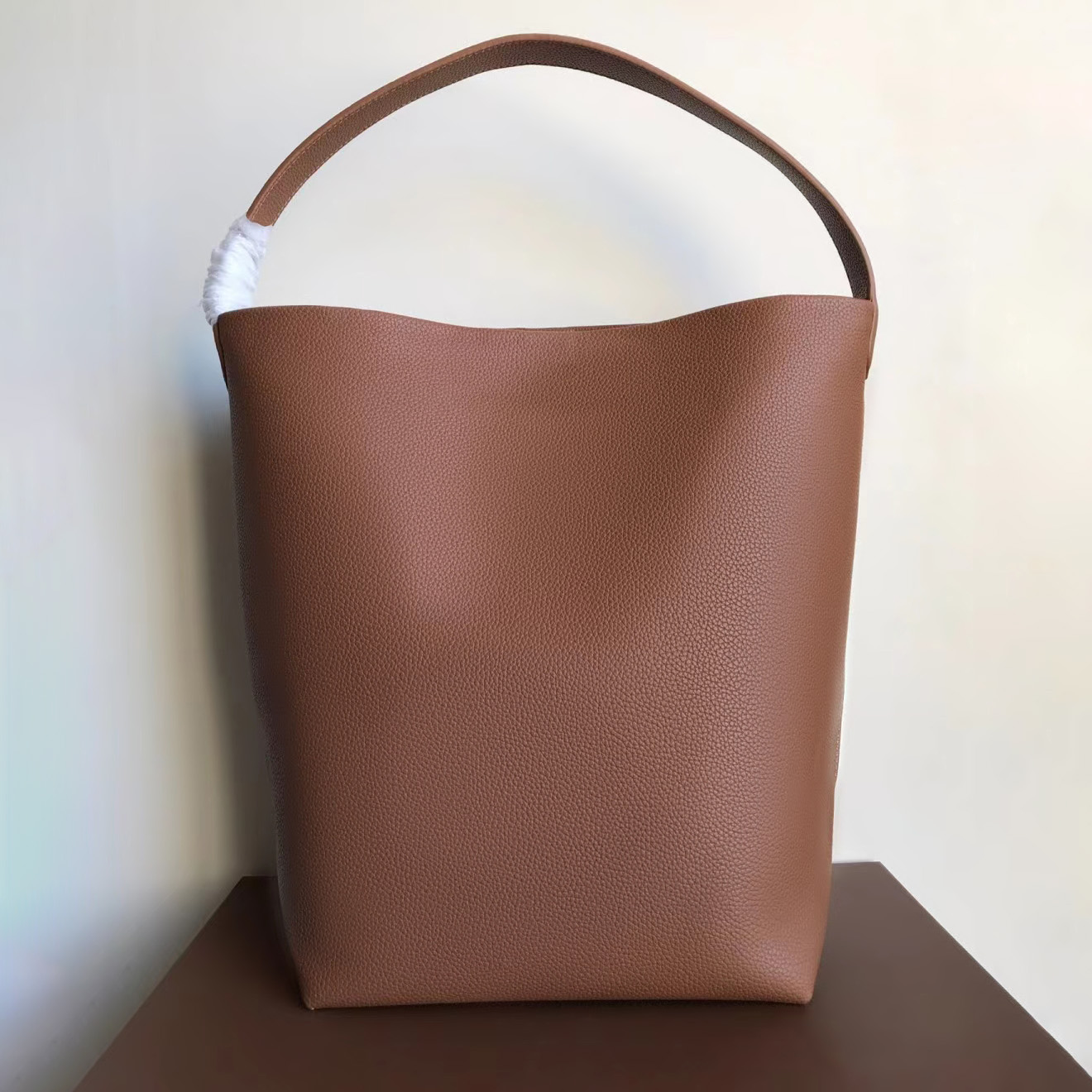 

fashion 3Size the row Park tote Bag Luxurys handbag designer crossbody bags shoulder Hobo Womens bucket shopping bags Mens wallet Leather cosmetic clutch Basket bag, Black