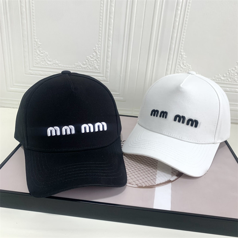 

Classical Casual Neutral Sun Hat Men Women Designers Casquette Sports Ball Caps Black White Solid Color Letter Outdoor Couple Hats