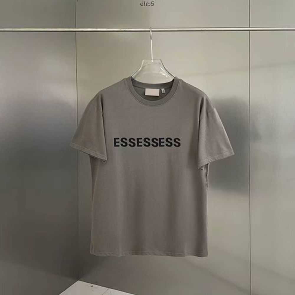 

2023 Summer Men Women Essen t Shirt Designers Casual Essent Shirts Luxury Shorts Tshirts Essentail Chest Print Fashion Lettertops Tees Essentiel T-shirt 2mul4