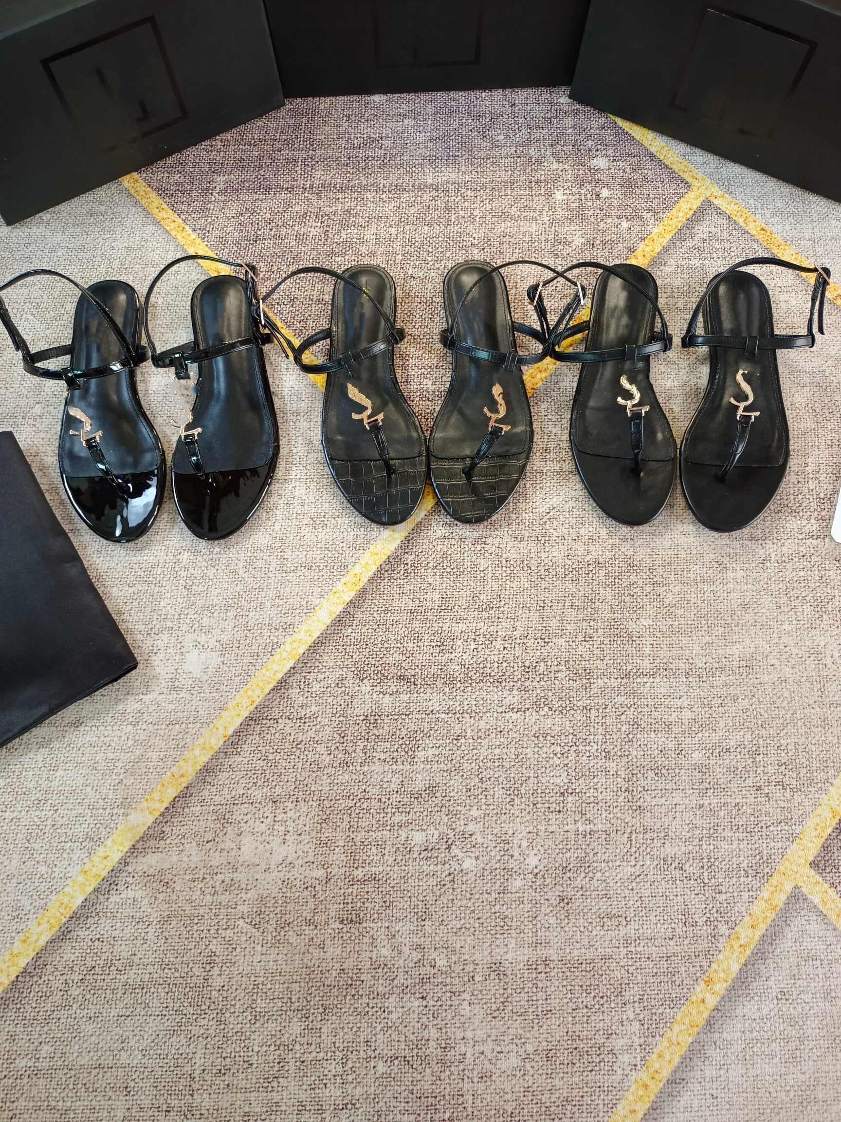 

Women Summer Leather Weaving Cassandra Beach Slippers Open Toe Flat Heel Sandals Elegant Sexy Outdoor Slides Womens ladies slipper black white beach shoes, Ys510-2