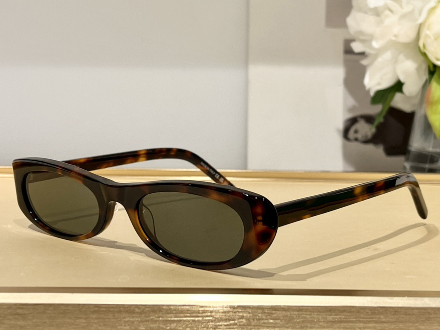 

Sunglasses For Men Women Summer Designers 557 Style Anti-Ultraviolet Retro Plate Full Frame Glasses Random Box
