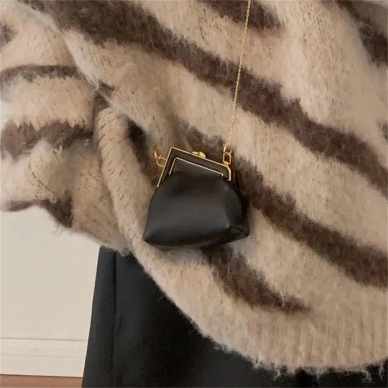

Womens Fashion Coin Purses Designer First Nano Mini Wallets For Mens Womens Casual Full Letters Golden Chains Card Holder Coin Pocket, White