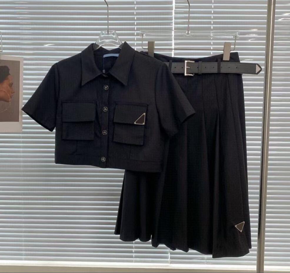 

Lady Two Piece Dress Summer Designer Tracksuits Women Short Shirts Pleated skirt with Letters Inverted Triangle Mini Skirts Vintage 2 PCS Suits Highly Quality, Black