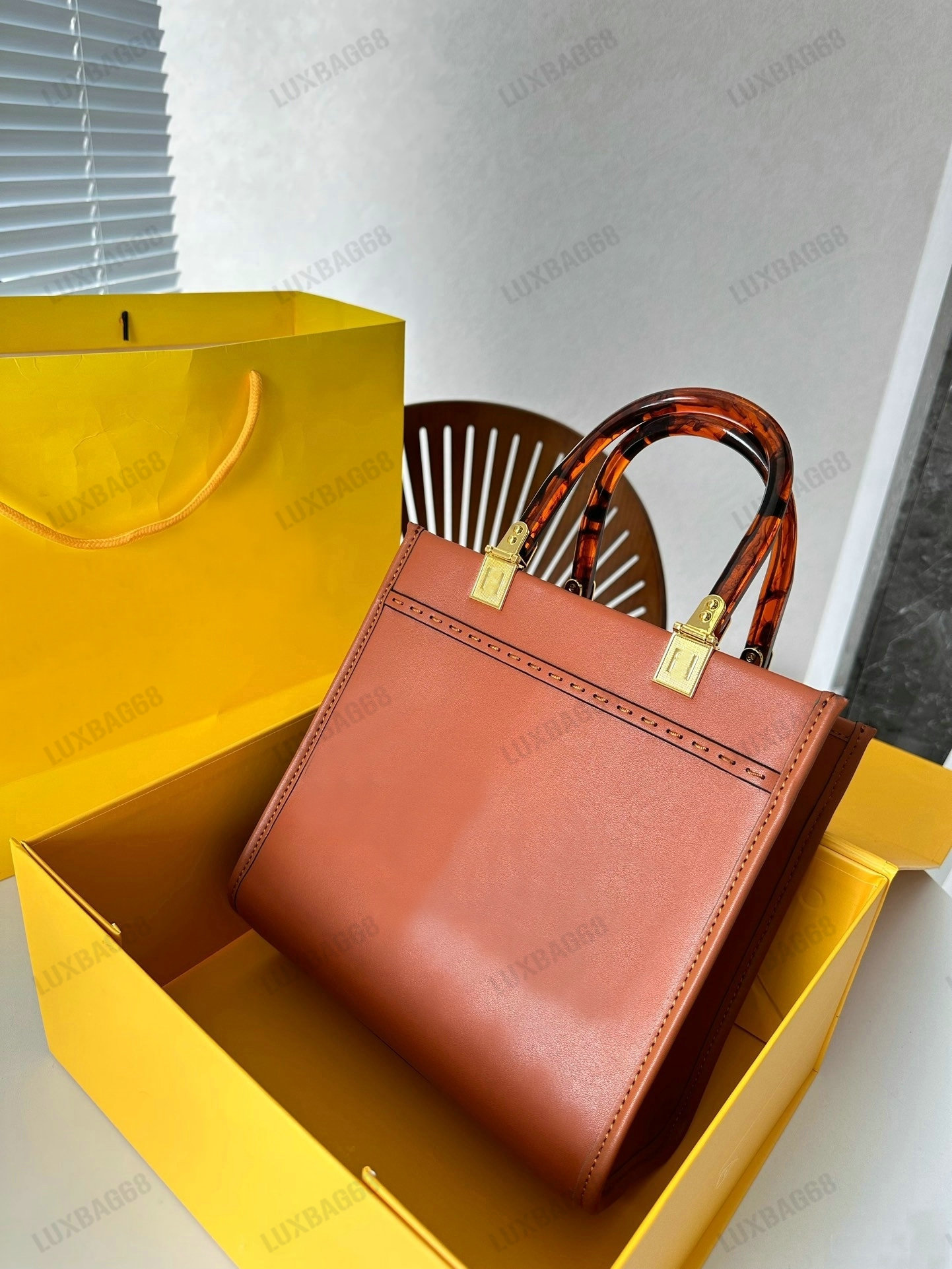 

Sunshine Small Brown Leather Shopper Hot-stamped ROMA Women's Tote Bag Italy Luxurys Designer Shoulder Bags Classic Vintage Ladies Leather Handbags, #1
