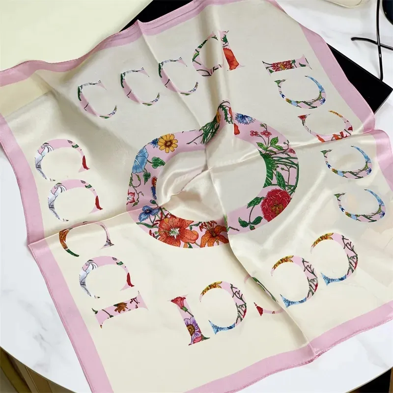 

Fashion Silk Scarf Designer Flower Letter Print Head Scarf Womens Bag Ribbons Summer Scarfs Classic Squares Scarves Lady Headscarf Gift